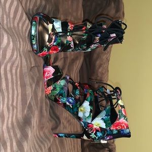 Madden Girl floral heels 7.5